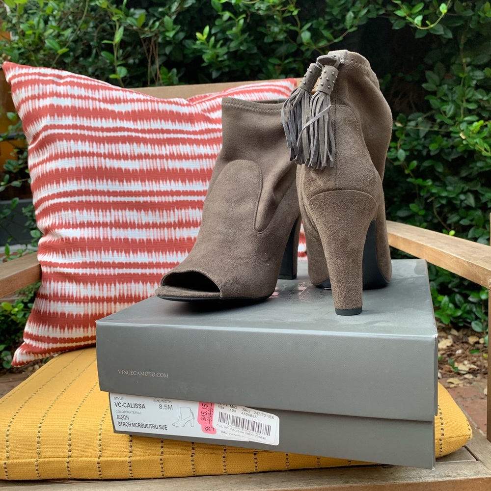 Vince Camuto Booties Size 8.5 EUC